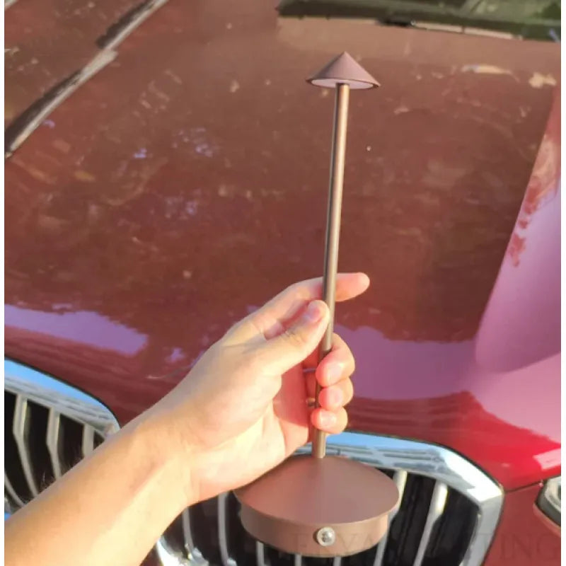 Modern Minimalist LED Table Lamp - DEHEERAN